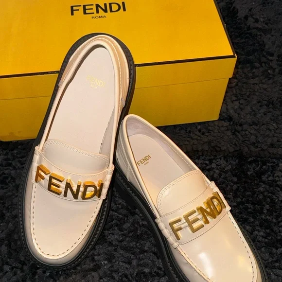 靴 FENDI Gold Chain FF Logo Heel Loafers Fendi FF 95MM Traced Heel Sandals | Saks Fifth Avenue